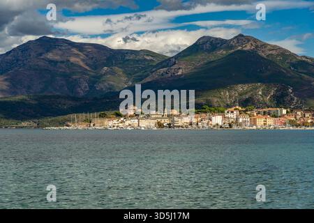 Saint-Florent und die Landschaft des Cap Corse, Korsika, Frankreich | Saint-Florent and the Cap Corse.Landscape, Corsica, Frankreich Stockfoto