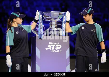 Torino, Italien. November 2025. Die Trophy of Doppel-Finalspiel der ATP World Tour Finals gegen den Briten Joe Salisbury und Neal Skupski im Inalpi Arenain Turin, Italien - Sonntag, den 16. November 2025. Sport - . (Foto: Marco Alpozzi/Lapresse) Credit: LaPresse/Alamy Live News Stockfoto