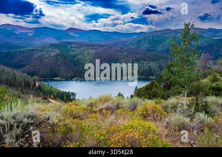 Blick auf den See vom Sneve Trail, Sylvan Lake State Park, Eagle, Colorado. Stockfoto