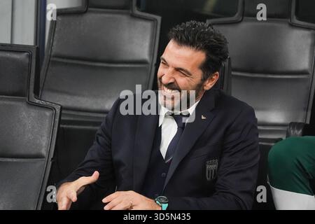 Mailand, Italie. November 2025. Gianluigi Buffon Leiter der italienischen Delegation während der FIFA-Weltmeisterschaft 2026, Qualifikationsspiele, Fußballspiel der Gruppe I zwischen Italien und Norwegen am 16. November 2025 im Giuseppe Meazza-Stadion in Mailand, Italien - Foto Alessio Morgese/DPPI Credit: DPPI Media/Alamy Live News Stockfoto