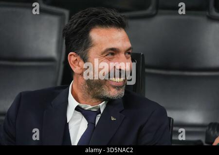 Gianluigi Buffon Leiter der italienischen Delegation während der FIFA-Weltmeisterschaft 2026, Qualifikationsspiele, Fußballspiel der Gruppe I zwischen Italien und Norwegen am 16. November 2025 im Stadion Giuseppe Meazza in Mailand, Italien Stockfoto