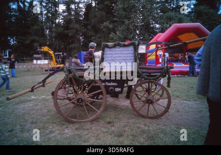 Fast jedes Jahr findet in Fleckl das traditionelle historische Traktortreffen statt. Hier ist ein altes Feuerwehrauto aus dem Jahr 1914 von der Feuerwehr Neubau, heute Fichtelberg Stockfoto