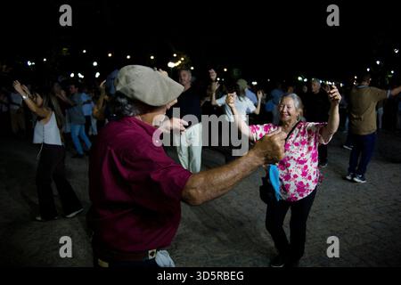 Das 86. Traditionsfest in San Antonio de Areco, Argentinien, vom 14. Bis 16. November 2025 umfasst Live-Musik, traditionelle Tänze, Volksmusik, Paraden und andere Aktivitäten im Gaucho-Stil. (Foto: Catriel Gallucci Bordoni/NurPhoto)0 Credit: NurPhoto SRL/Alamy Live News Stockfoto