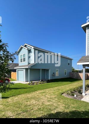 Holz- und Backsteinhaus im amerikanischen Stil, Texas, USA, Foto in hoher Qualität Stockfoto