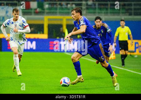 Mailand, Italien. November 2025. Pio Esposito (Italien) während der Qualifikation - Italien gegen Norwegen, Spiel der FIFA-Weltmeisterschaft in Mailand, Italien, 16. November 2025 Credit: Unabhängige Fotoagentur/Alamy Live News Stockfoto