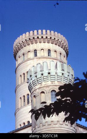 Die Grenze ist verschwunden, Westberliner können nun ohne größere Formalitäten in die alten Berliner Badewannen Usedom und Rügen reisen und die Sehenswürdigkeiten besichtigen, hier das Jagdschloss Granitz [automatisierte Übersetzung] Stockfoto