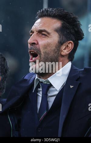 Gianluigi Buffon Leiter der italienischen Delegation während des Qualifikationsspiels zur FIFA-Weltmeisterschaft 2026 zwischen Italien und Norwegen im San Siro Stadion in Mailand Stockfoto
