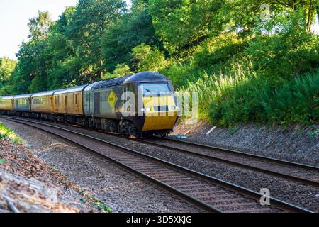 Der Hochgeschwindigkeits-Testzug von Network Rail (betrieben von Colas Rail) überquert die Chirk Bank Stockfoto