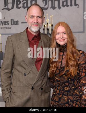 17. November 2025 – Los Angeles, Kalifornien – Katie Chastain, Nathan Johnson. Los Angeles Premiere von Netflix's „Wake Up Dead man: A Knives Out Mystery“ im Academy Museum of Motion Pictures. (Kreditbild: © AdMedia via ZUMA Press Wire) NUR REDAKTIONELLE VERWENDUNG! Nicht für kommerzielle ZWECKE! Stockfoto