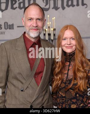 17. November 2025 – Los Angeles, Kalifornien – Katie Chastain, Nathan Johnson. Los Angeles Premiere von Netflix's „Wake Up Dead man: A Knives Out Mystery“ im Academy Museum of Motion Pictures. (Kreditbild: © AdMedia via ZUMA Press Wire) NUR REDAKTIONELLE VERWENDUNG! Nicht für kommerzielle ZWECKE! Stockfoto