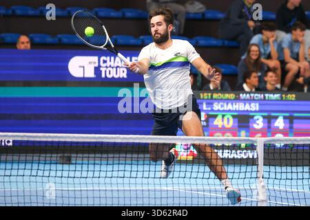 Bergamo, Italien. November 2025. Viktor DURASOVIC (NOR) während ATP Challenger Bergamo, International Tennis Match in Bergamo, Italien, 18. November 2025 Credit: Independent Photo Agency/Alamy Live News Stockfoto