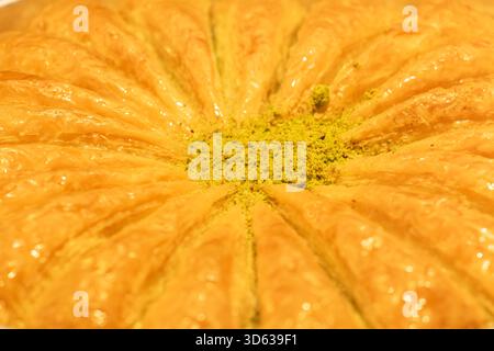 Süße Honigbaklava. Traditionelle türkische Süßigkeiten. Stockfoto