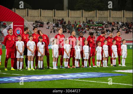 Attard, Malta. November 2025. Die maltesische Fußballnationalmannschaft beim Spiel der Gruppe G der europäischen Qualifikation zur FIFA-Weltmeisterschaft 2026 zwischen Malta und Polen im Ta'Qali National Stadium in Attard, Malta am 17. November 2025 (Foto: Andrew SURMA/SIPA USA). Quelle: SIPA USA/Alamy Live News Stockfoto