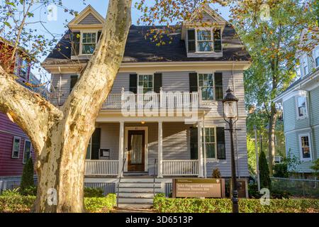 Brookline, MA, USA-26. Oktober 2025: Äußerung des Geburtsortes von Präsident John F. Kennedy in diesem Vorort von Boston, der eine National Historic Site ist. Stockfoto