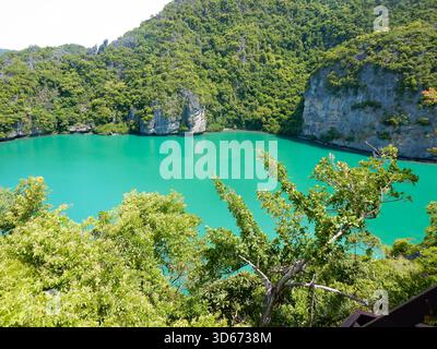 Blaue Lagune im Angthong Marine Park in Thailand Stockfoto