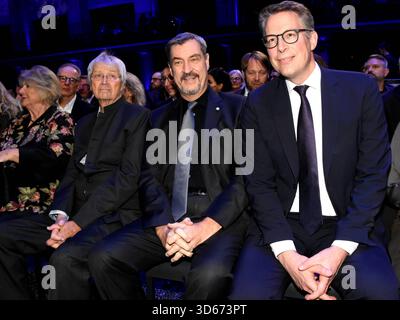 Christine Gerhard Polt Kabarettist Ehrenpreistraeger des Ministerpraesidenten Dr Markus Soeder Ministerpraesident Markus Blume Wissenschaft Kunstminister Muenchen 18.11.2025 Bergson Kunstkraftwerk Muenchen -Bayerisches Staatsminiterium für Wissenschaft und Kunst-Bayerischer Kunstpreis Verleihung- Foto Muenchen *** Christine Gerhard Polt 2025 Stockfoto
