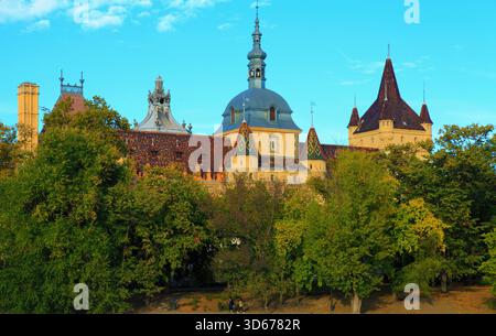 Ungarn, Budapest, Stadtpark, Burg Vajdahunyad, Stockfoto