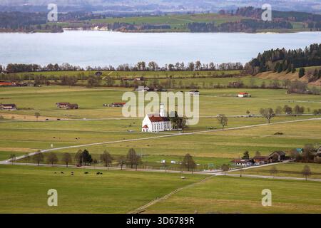 14.11.2025 xsvx, Wirtschaft emwir , v.l. St. Coloman, St.-Coloman-Kirche, Wallfahrtskirche, Kirche, Pilgerkirche, Barock, Fotomotiv, Alpsee Füssen *** 14 11 2025 xsvx, Economy emwir , V l St Coloman, St Coloman Kirche, Wallfahrtskirche, Kirche, Wallfahrtskirche, barock, Fotomotiv, Alpsee Füssen Stockfoto