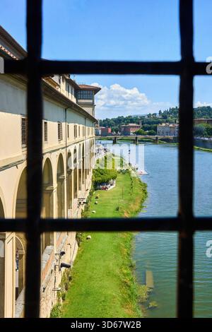 Ponte Vecchio, Corridoio Vasariano, Vasari Korridor, Arno, Florenz, Toskana, Italien Stockfoto