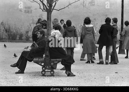 1975, Paris, Rive, Leute. Stockfoto