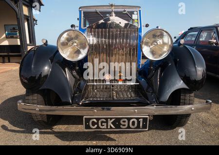 (140) Rolls-Royce 20/25 aus dem Jahr 1935, ein Holzgut mit Holzholzrückenteilen. . Oldtimer-Parade in Aldeburgh. Suffolk. UK. (140) Stockfoto