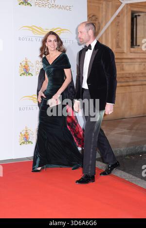 Der Prinz und die Prinzessin von Wales kommen zur Royal Variety Performance in der Royal Albert Hall, London. Bilddatum: Mittwoch, 19. November 2025. Stockfoto