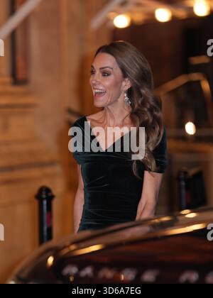 Der Prinz und die Prinzessin von Wales kommen zur Royal Variety Performance in der Royal Albert Hall, London. Bilddatum: Mittwoch, 19. November 2025. Stockfoto
