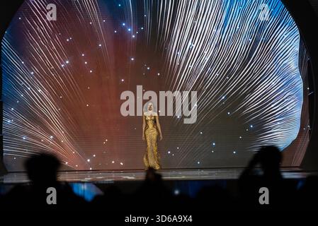 Praveenar Singh, aus Miss Universe, Thailand. , . Im IMPACT Exhibition and Convention Center am 19. November 2025 in Bangkok, Thailand. (Foto: Teera Noisakran/SIPA USA) Credit: SIPA USA/Alamy Live News Stockfoto