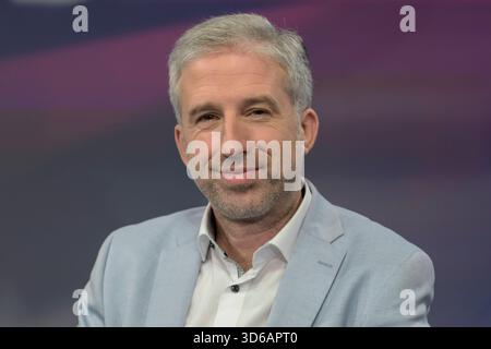 GER, Berlin, Studio, zu Gast bei - maischberger, Polittalk, TV, Format, mit Moderatorin - Sandra Maischberger, das erste, aus Adlershof - am Studio 20, im Bild v.l.: Boris Palmer parteilos, Oberbuergermeister Tübingen, 19.11.2025, Copyright: HMBxMedia/UwexKoch Stockfoto