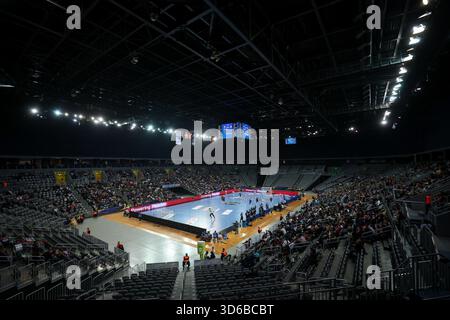 Zagreb, Kroatien. November 2025. ZAGREB, KROATIEN - 19. NOVEMBER: Allgemeine Ansicht der Arena Zagreb während des EHF Champions League-Spiels zwischen dem HC Zagreb und dem SC Magdeburg am 19. November 2025 in Zagreb, Kroatien. Foto: Igor Kralj/PIXSELL Credit: Pixsell/Alamy Live News Stockfoto