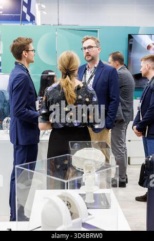 Allgemeine Ansicht des Pavillons der luxemburgischen Raumfahrtagentur mit mehreren Ausstellern, die das luxemburgische Raumfahrtökosystem auf der Space Tech Expo Europe 2025 auf der Messe Bremen am 19. November 2025 repräsentieren. Stockfoto