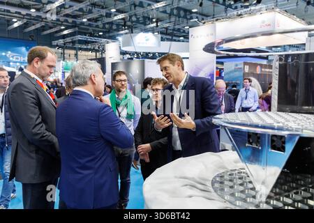 Allgemeine Ansicht des Pavillons der luxemburgischen Raumfahrtagentur mit mehreren Ausstellern, die das luxemburgische Raumfahrtökosystem auf der Space Tech Expo Europe 2025 auf der Messe Bremen am 19. November 2025 repräsentieren. Stockfoto