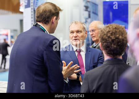 Allgemeine Ansicht des Pavillons der luxemburgischen Raumfahrtagentur mit mehreren Ausstellern, die das luxemburgische Raumfahrtökosystem auf der Space Tech Expo Europe 2025 auf der Messe Bremen am 19. November 2025 repräsentieren. Stockfoto