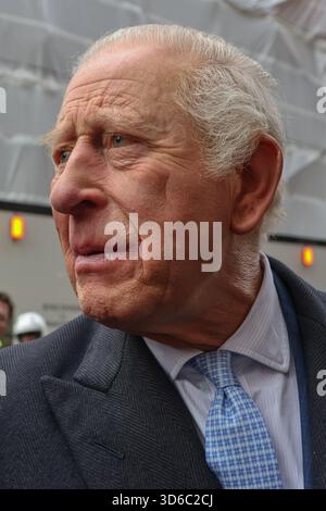 London, Großbritannien. November 2025. König Karl III. Sah außerhalb von Fortnum & Mason, nachdem er den zweiten Jahrestag des Coronation Food Project begangen hatte und Gespräche mit leitenden Führungskräften und leitenden Führern von Alliance Food Sourcing hielt. Quelle: SOPA Images Limited/Alamy Live News Stockfoto