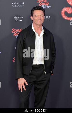 Hugh Jackman bei der Europapremiere des Kinofilms Song Sung Blue im Zoo Palast. Berlin, 19.11.2025 *** Hugh Jackman bei der europäischen Premiere des Films Song Sung Blue im Zoo Palast Berlin, 19 11 2025 Foto:XM.xBehrensx/xFuturexImagex Blue 5155 Stockfoto