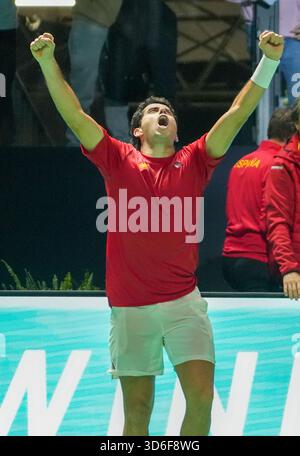 Bologna, Bretagne, Italien. November 2025. Jaume Munar aus Spanien während des Davis Cup 2025, Finale 8, Tennisveranstaltung am 19. November 2025 in Bologna, Italien - Foto Laurent Lairys (Foto: © Laurent Lairys/ZUMA Press Wire) NUR REDAKTIONELLE VERWENDUNG! Nicht für kommerzielle ZWECKE! Stockfoto