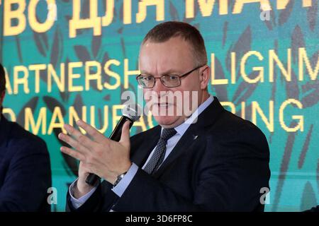 Generaldirektor der Föderation der Arbeitgeber der Ukraine Ruslan Illichov nimmt an der Eröffnung der vierten Internationalen Konferenz über Ernährungssicherheit der Ukraine, Kiew, Ukraine, 19. November 2025 Teil. Die Veranstaltung wurde vom ukrainischen Wirtschaftsministerium in Zusammenarbeit mit dem Ministerium für auswärtige Angelegenheiten unter der Schirmherrschaft der humanitären Initiative des Präsidenten Grain aus der Ukraine organisiert. Die Ausstellung AGROEXPO 2025 fand parallel zur Konferenz statt und zeigte über 50 Stände, an denen landwirtschaftliche Maschinen und Geräte sowie mehr als 50 ukrainische Hersteller gezeigt wurden. (Foto b Stockfoto
