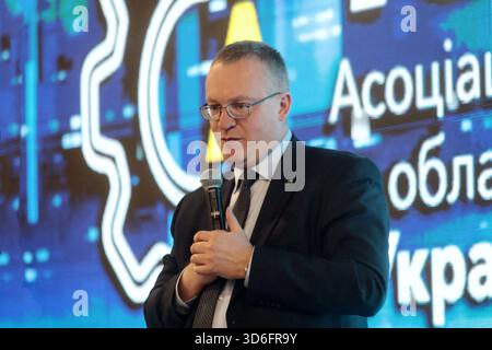 Generaldirektor der Föderation der Arbeitgeber der Ukraine Ruslan Illichov nimmt an der Eröffnung der vierten Internationalen Konferenz über Ernährungssicherheit der Ukraine, Kiew, Ukraine, 19. November 2025 Teil. Die Veranstaltung wurde vom ukrainischen Wirtschaftsministerium in Zusammenarbeit mit dem Ministerium für auswärtige Angelegenheiten unter der Schirmherrschaft der humanitären Initiative des Präsidenten Grain aus der Ukraine organisiert. Die Ausstellung AGROEXPO 2025 fand parallel zur Konferenz statt und zeigte über 50 Stände, an denen landwirtschaftliche Maschinen und Geräte sowie mehr als 50 ukrainische Hersteller gezeigt wurden. (Foto b Stockfoto