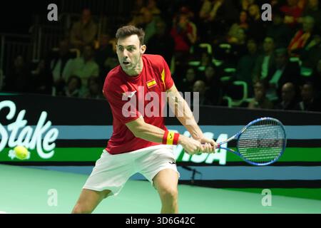 Bologna, Bretagne, Italien. November 2025. Marcel Granollers of Spain während des Davis Cup 2025, Finale 8, Tennisveranstaltung am 19. November 2025 in Bologna, Italien - Foto Laurent Lairys (Foto: © Laurent Lairys/ZUMA Press Wire) NUR REDAKTIONELLE VERWENDUNG! Nicht für kommerzielle ZWECKE! Stockfoto