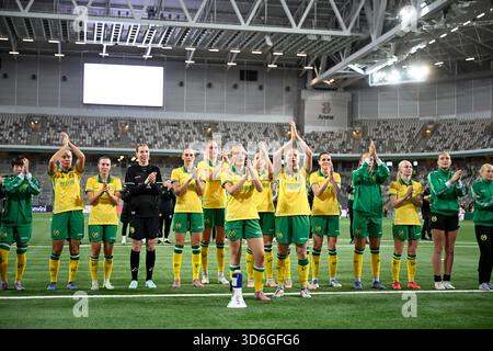 Stockholm, Schweden. November 2025. STOCKHOLM, SCHWEDEN 20251120Hammarby feiert, nachdem er 3-1 im Qualifikationsspiel des Europapokals 2 von 2 zwischen Hammarby IF und AFC Ajax in der 3Arena gewonnen hat. Foto: Pontus Lundahl/TT/Code 10050 dieser Text ist automatisch übersetzt Credit: TT News Agency/Alamy Live News Stockfoto