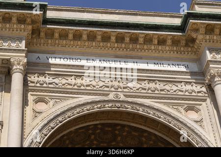 Mailand, Italien - 07.04.2023: Architektonische Details der Galleria Vittorio Emanuele II. In Mailand Stockfoto