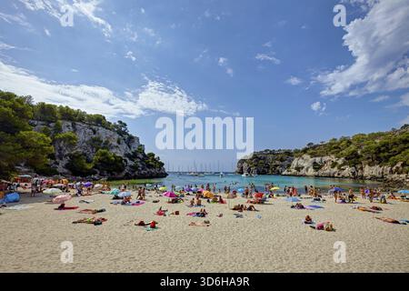 Der Strand von Cala Macarella auf Menorca, Balearen, Spanien Stockfoto