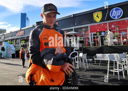 Las Vegas, USA. November 2025. Oscar Piastri (aus) McLaren. 20.11.2025. Formel-1-Weltmeisterschaft, Rd 22, Las Vegas Grand Prix, Las Vegas, Nevada, USA, Übungstag Foto sollte lauten: XPB/Alamy Live News. Stockfoto