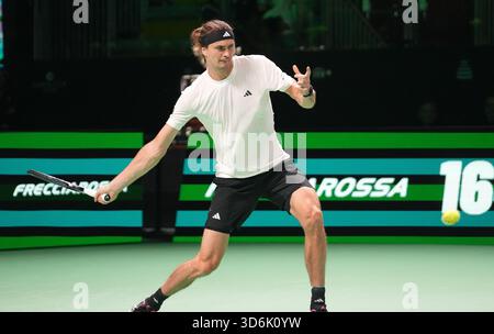 Bologna, Bretagne, Italien. November 2025. Alexander Zverev aus Deutschland während des Davis Cup 2025, Finale 8, Tennisveranstaltung am 19. November 2025 in Bologna, Italien - Foto Laurent Lairys (Foto: © Laurent Lairys/ZUMA Press Wire) NUR REDAKTIONELLE VERWENDUNG! Nicht für kommerzielle ZWECKE! Stockfoto