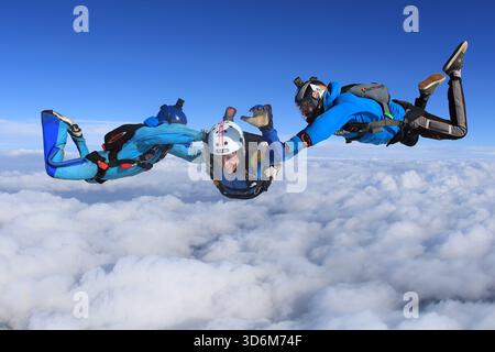 Fallschirmspringen lernen – beschleunigter Freifall Stockfoto