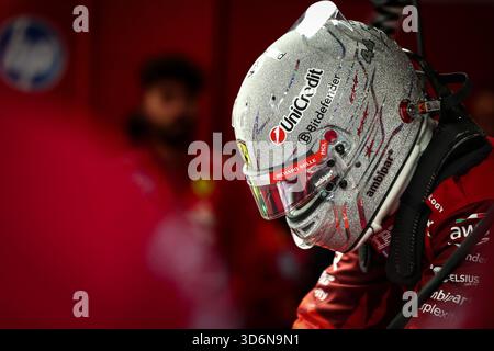 Las Vegas, Usa. November 2025. Lewis Hamilton von Ferrari während des Formel 1 Heineken Las Vegas Grand Prix 2025 auf dem Las Vegas Strip Circuit, Nevada, USA am 21. November 2025 Credit: Shaun Brooks/Every Second Media Credit: Every Second Media/Alamy Live News Stockfoto
