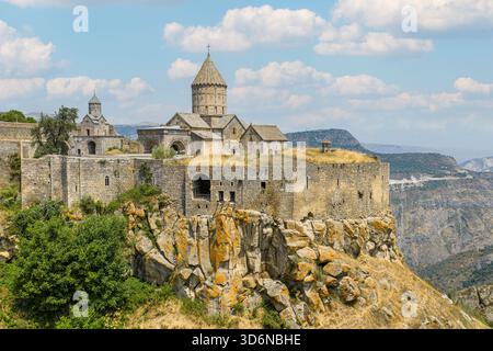 Die Cliffside Majestät des Tatev-Klosters in Südarmenien Stockfoto