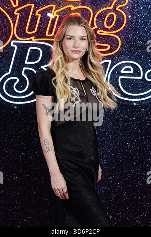 Lottie Moss besuchte die Premiere von Song Sung Blue im Londoner Picturehouse Central. Bilddatum: Freitag, 21. November 2025. Stockfoto