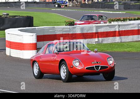 Alfa Romeo Giulia TZ, Alfa Romeo Celebrazione, Paraderunden zu Ehren der 100 Jahre seit Alfa Romeo die erste Hersteller-Weltmeisterschaft gewann Stockfoto