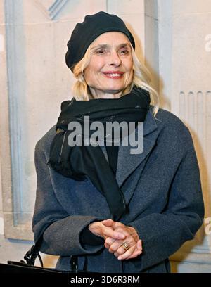 London, Großbritannien. November 2025. Maryam d'Abo bei der „All My Sons“ West End Opening Night im Wyndhams Theatre in London, England. (Foto von 李世惠/siehe Li/Picture Capital) Credit: Siehe Li/Picture Capital/Alamy Live News Stockfoto